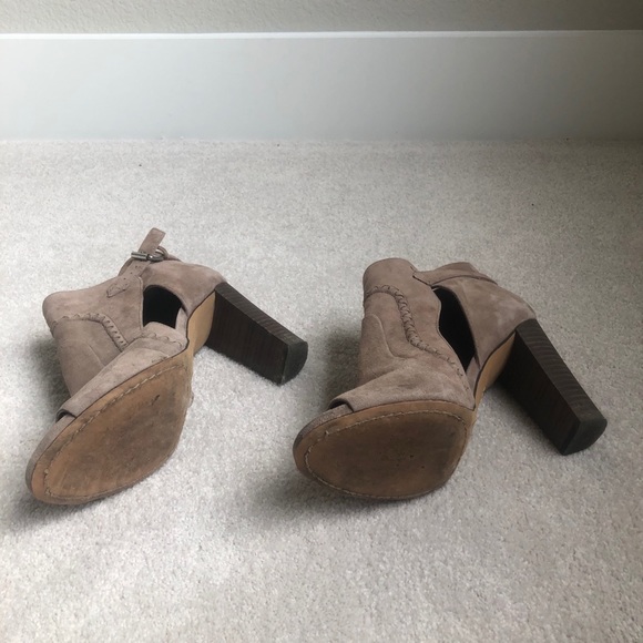 Vince Camuto heeled booties - Picture 5 of 6